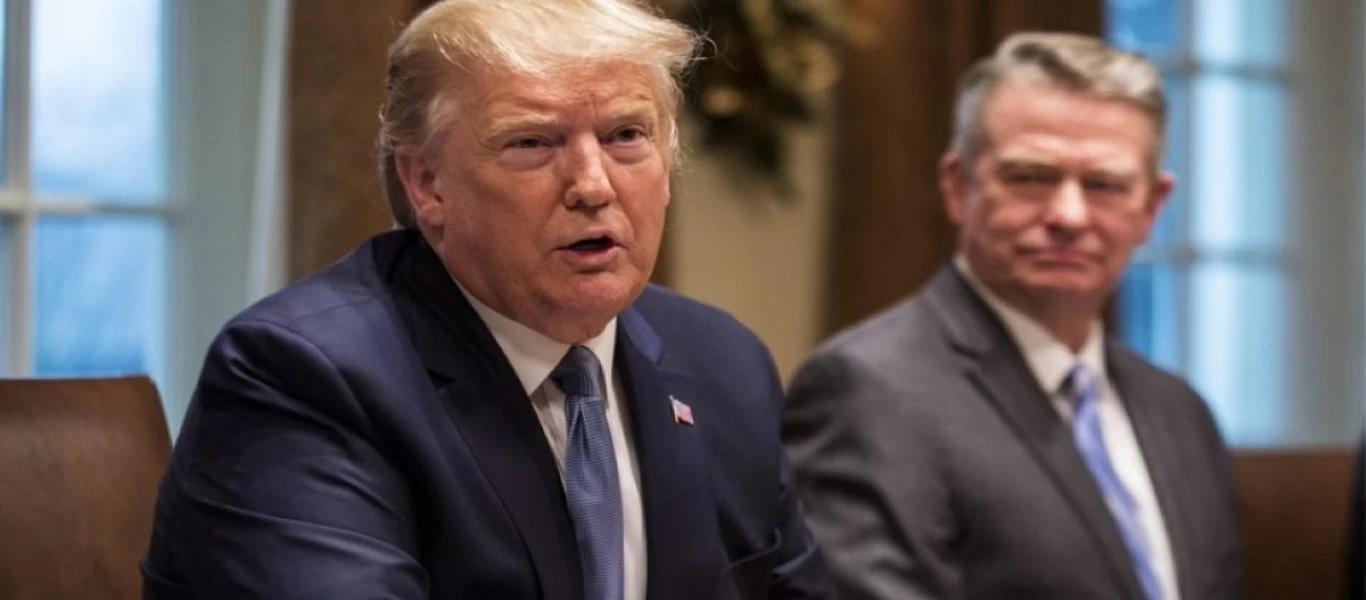 «Άστραψε και βρόντηξε» ο Ν. Τραμπ: «Η Ομοσπονδιακή μας Τράπεζα είναι αξιοθρήνητη»